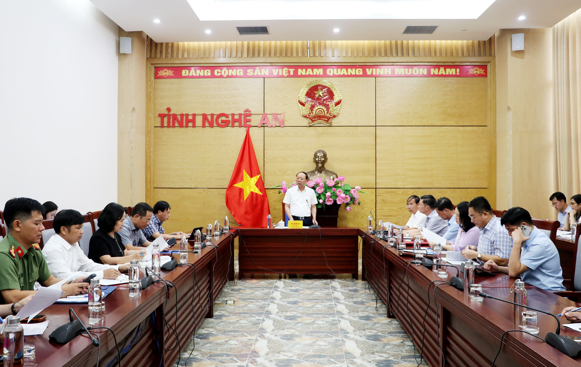 Anh-tin-bai